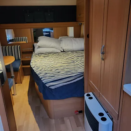 Koselig Og Enkelt I Campingvogn, Toilet But No Shower Campsite *